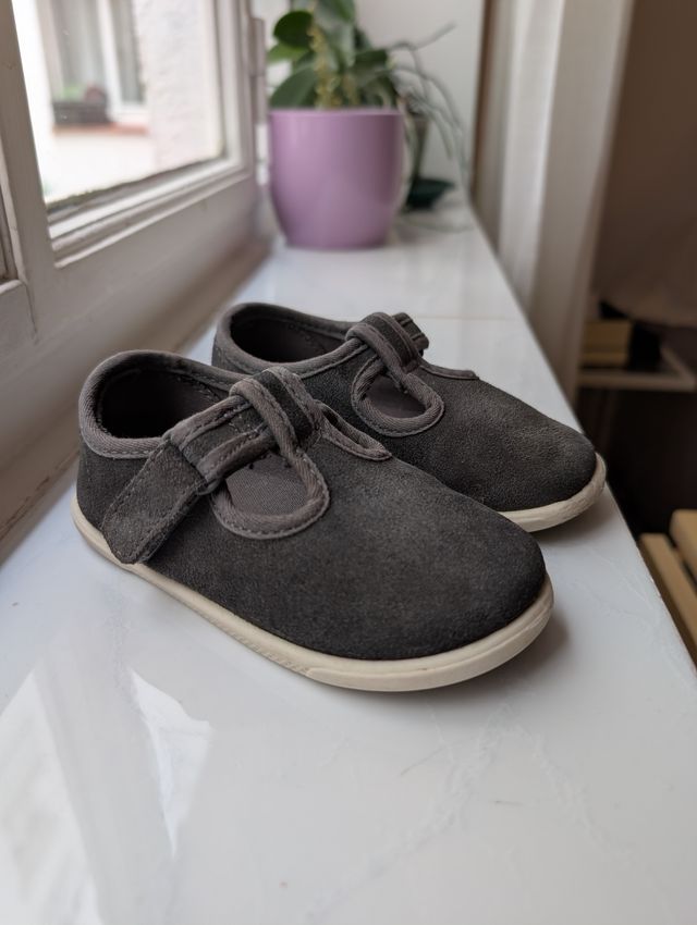 Zapatos respetuosos Zara, talla 23