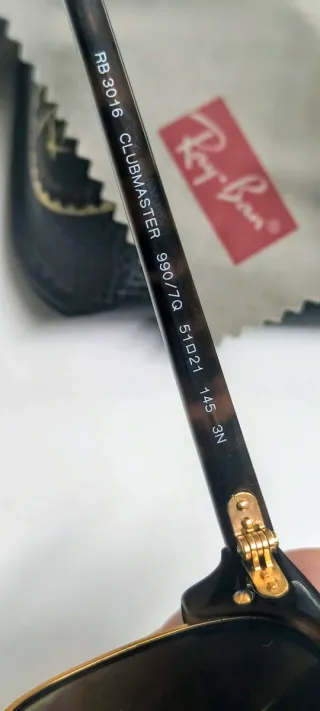 Gafas de sol Ray-Ban azules y marrones