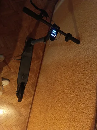 Patinete eléctrico en buen estado