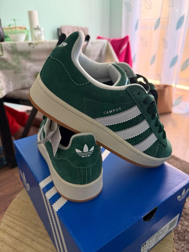 Zapatillas Adidas modelo Campus  Verdes y Blancas