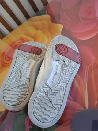 Zapatillas Reebok Clásicas Blancas rojas