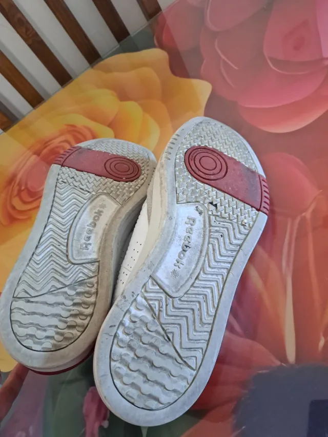 Zapatillas Reebok Clásicas Blancas rojas