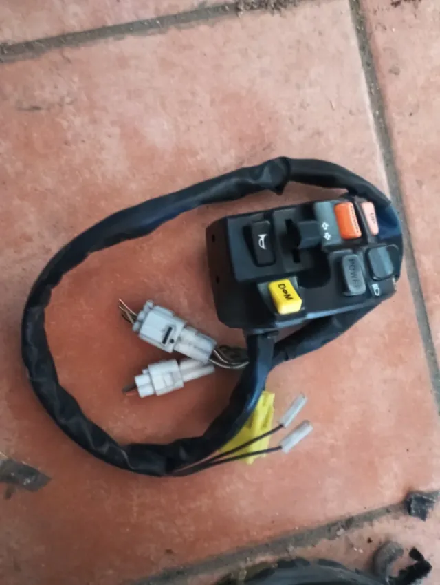 Suzuki Burgman 650 - Mandos Manillar