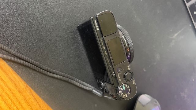 Sony RX100 IV  - Roto, para piezas o reparación