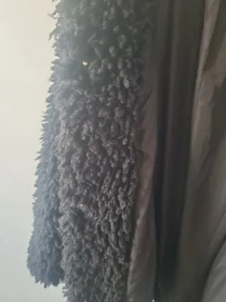 Chaquetón de pelo negro