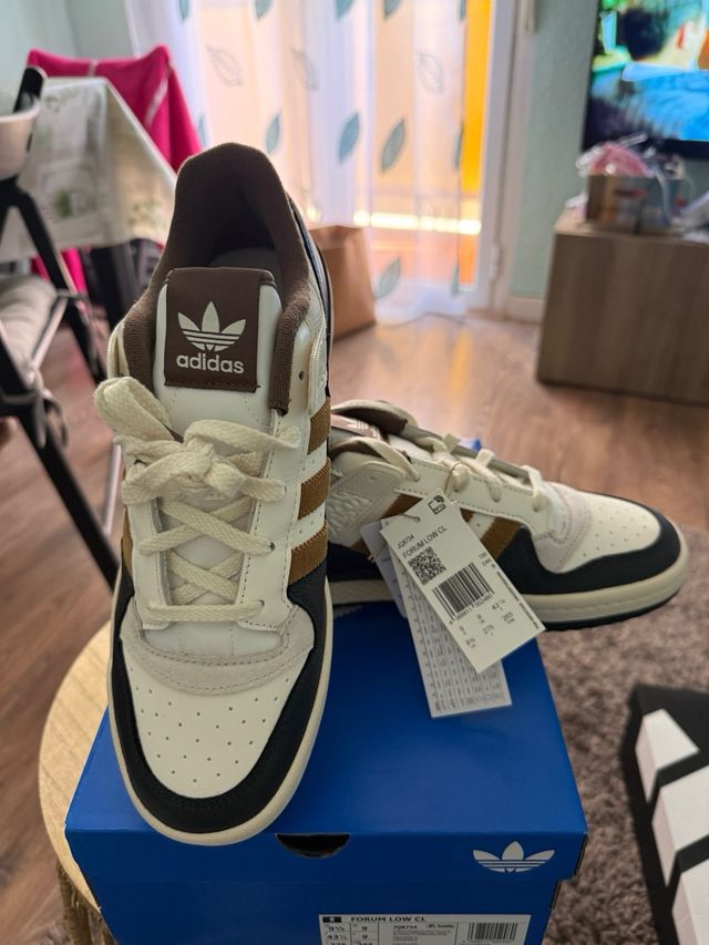 Zapatillas Adidas Forum Low Marrones y Blancas