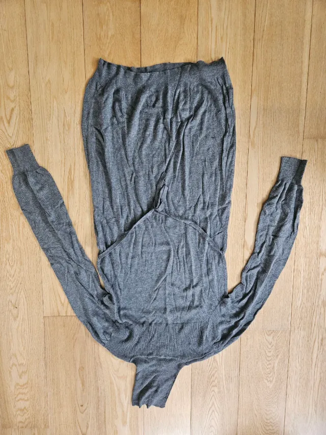 Vestido cuello alto gris talla M