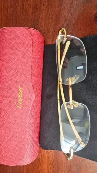 Gafas Cartier Doradas con Estuche Rojo
