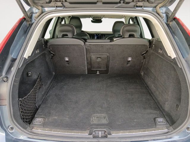 Volvo XC60 B4 R Design 2WD