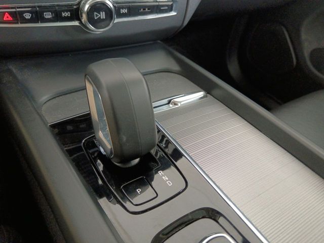 Volvo XC60 B4 R Design 2WD