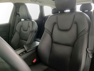 Volvo XC60 B4 R Design 2WD