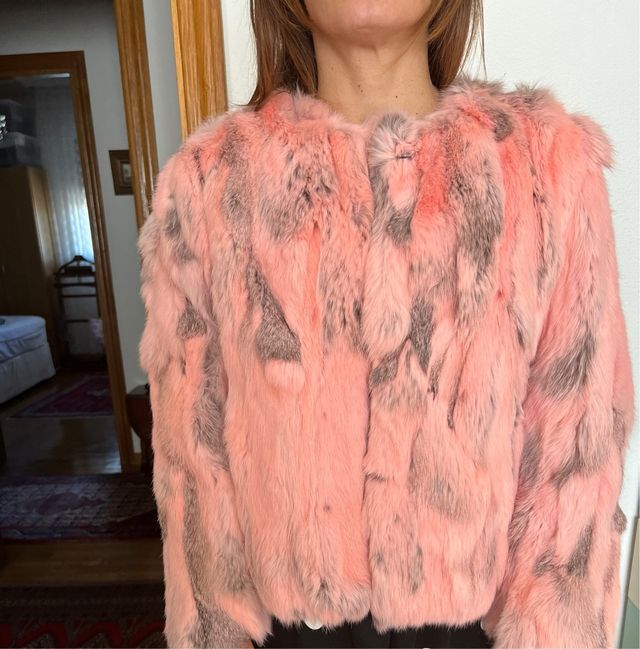 Chaqueta pelo sintético rosa y gris