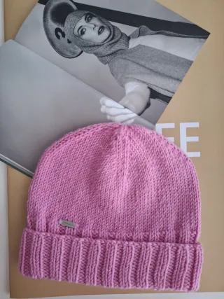 Berretto 100% lana rosa fatto a mano