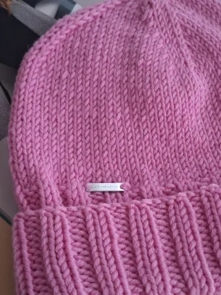 Berretto 100% lana rosa fatto a mano