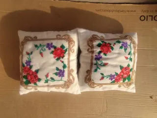 Coppia Cuscini Ricamati Fiori