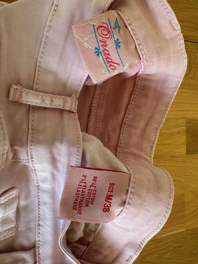 3 pantalones 3/4: rosa, verde y blanco. tailla M.