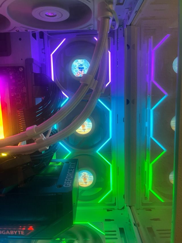 PC gaming Tope de Gama RTX 5080/ r7 7800x3d 32 gb