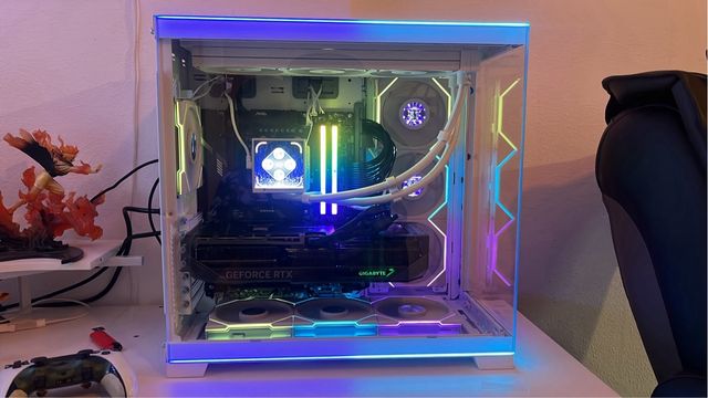 PC gaming Tope de Gama RTX 5080/ r7 7800x3d 32 gb