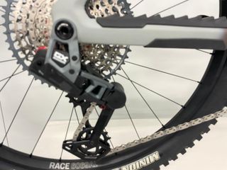 MONDRAKER DUNE RR T.M EXPO BICI ELECTRICA CARBONO