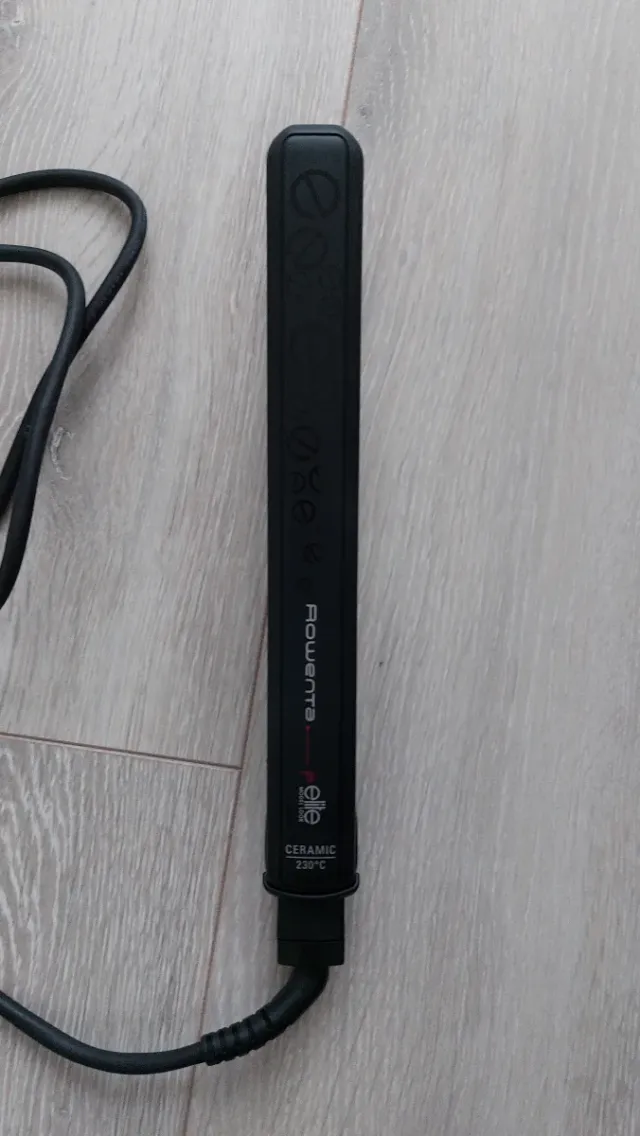 Plancha de pelo Rowenta negra