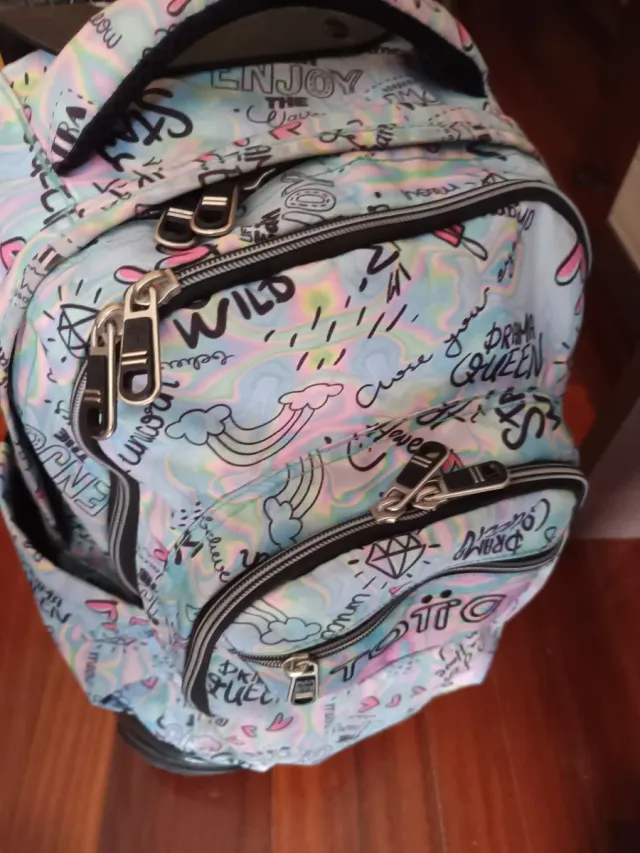 Mochila Totto con ruedas y estampado divertido