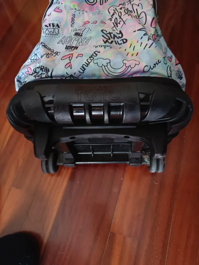 Mochila Totto con ruedas y estampado divertido
