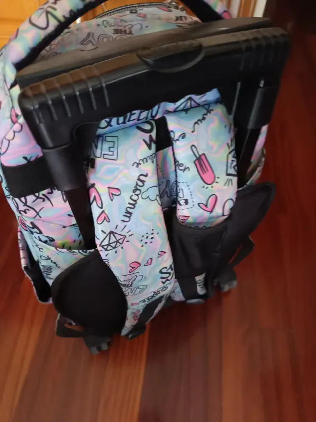 Mochila Totto con ruedas y estampado divertido