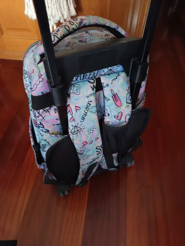 Mochila Totto con ruedas y estampado divertido