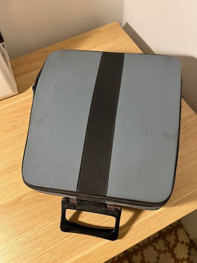 Máquina de escribir Olivetti Lettera 32