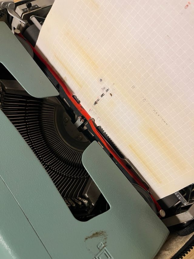 Máquina de escribir Olivetti Lettera 32