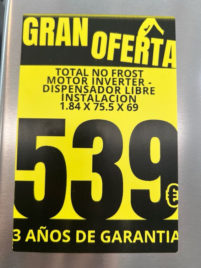 Nevera KROMs con dispensador de agua