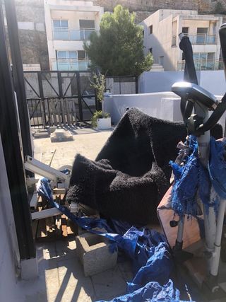 Bicicletta ellittica e panche per pettorali