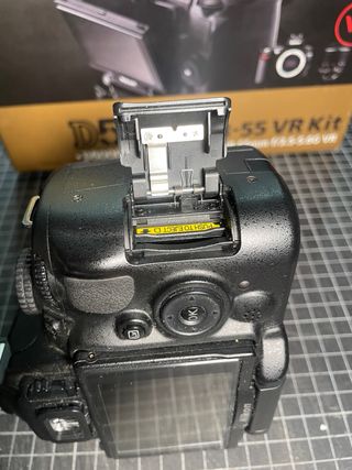 Nikon D5000 Kit 18-55mm VR + Accesorios