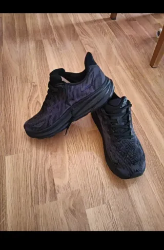 Zapatillas Hoka Clifton 9 Talla 43 Negras