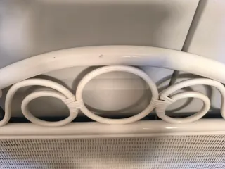 Cabecero de bambú blanco con ratán