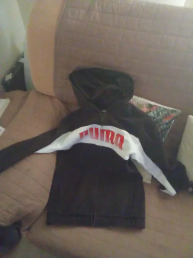 Sudadera Puma Negra y Blanca talla 13-14