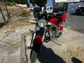 Moto roja deportiva