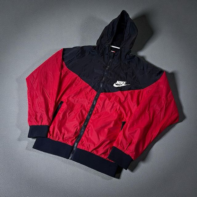 Chaqueta Nike Vintage Clásica Roja y Negra