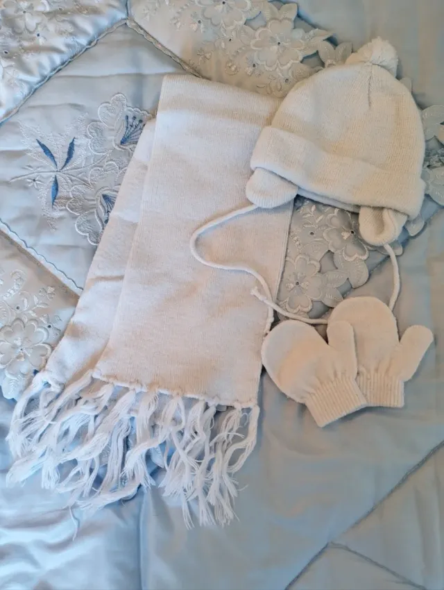 Conjunto bufanda, gorro y manoplas