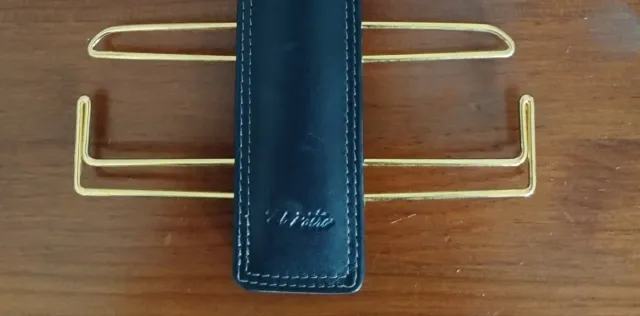 Colgante El Potro Cuero Negro y Dorado