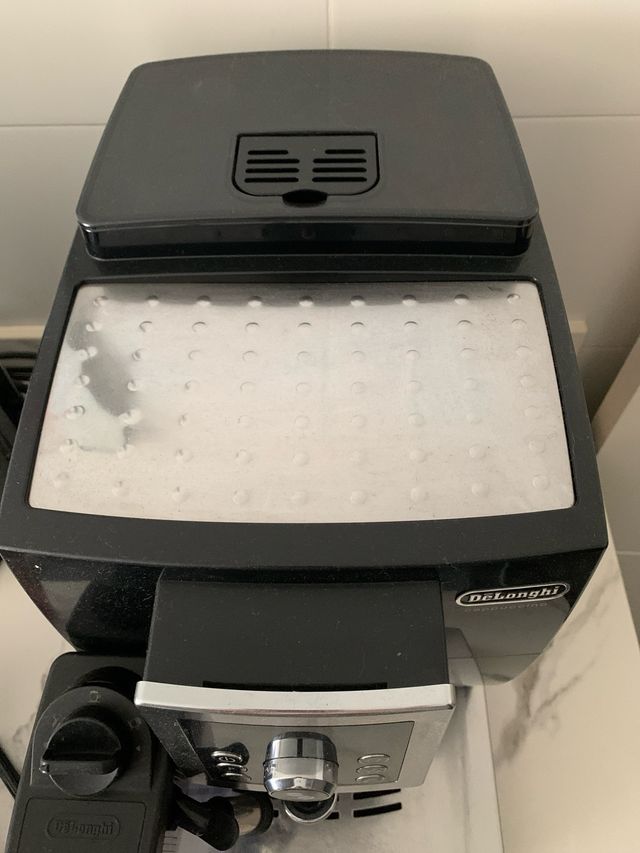 Cafetera DeLonghi ECAM 23.463.B Negra