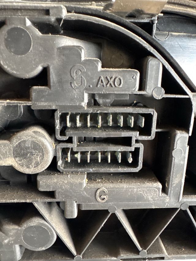 Piloto trasero izquierdo Peugeot 309