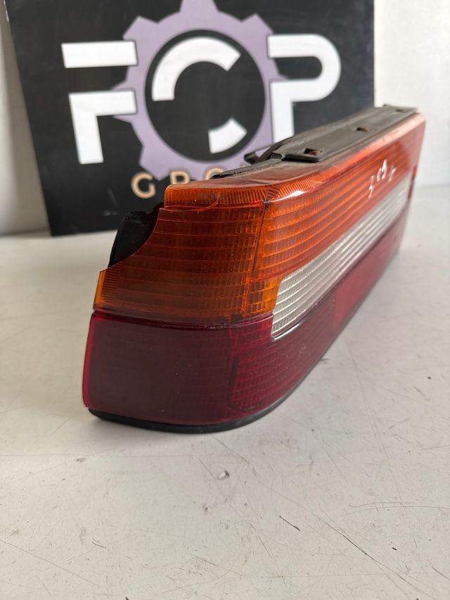 Piloto trasero izquierdo Peugeot 309