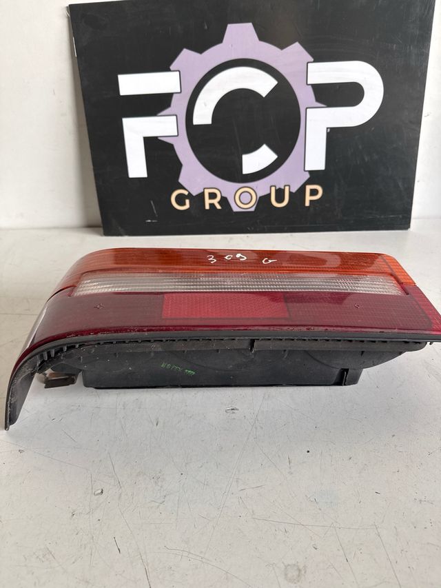 Piloto trasero izquierdo Peugeot 309