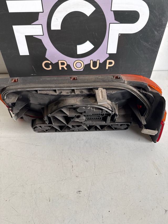 Piloto trasero izquierdo Peugeot 309