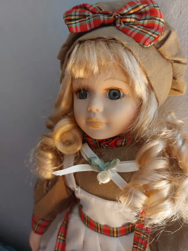 Muñeca de Porcelana Antigua Preciosa