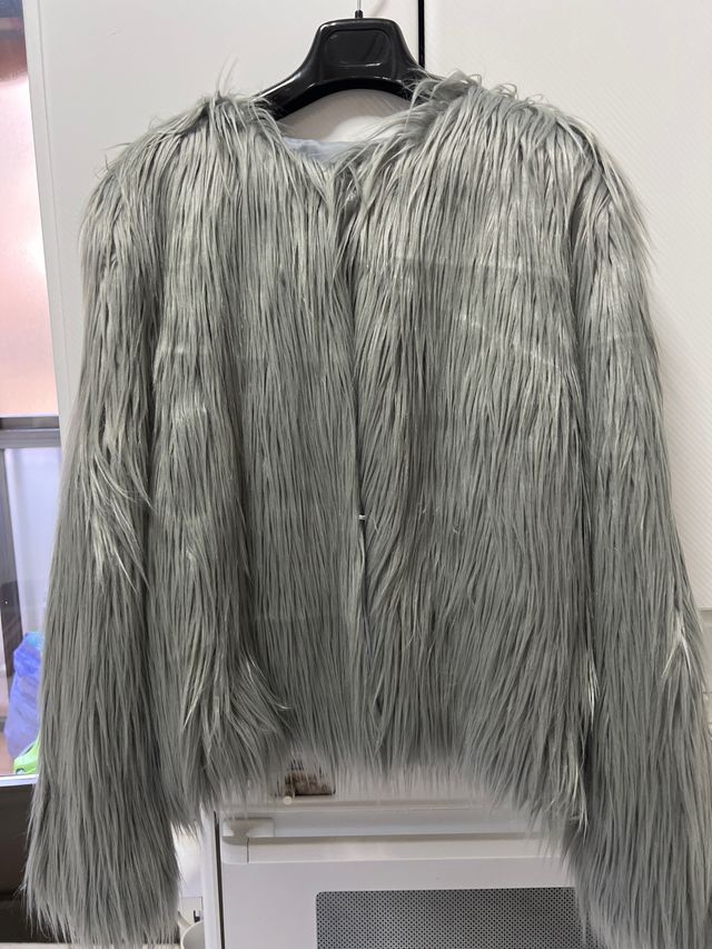 Chaqueta pelo sintético gris Shein