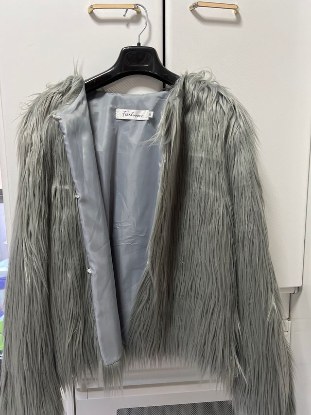 Chaqueta pelo sintético gris Shein