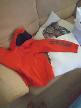 Sudadera Adidas Roja Talla 13-14 Años