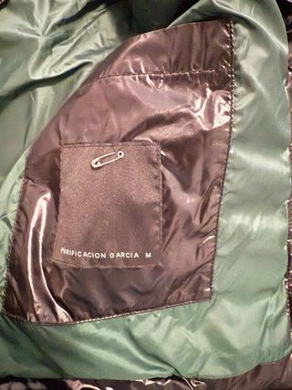 Chaqueta Purificación García negra acolchada